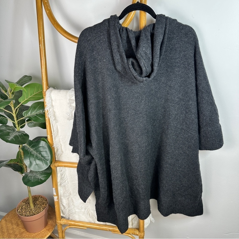 Christopher Fischer Cashmere Grey Hooded Short Sleeve Cardigan sz XS/S - Picture 2 of 8